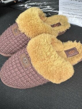 UGG cozy Brown Knit Slip-On slides with fur lining